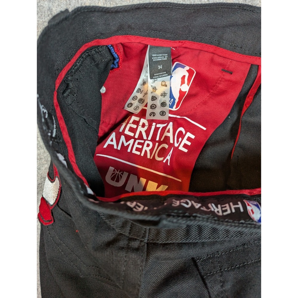 NBA UNK Mens Jeans Chicago Bulls Embroidered Y2K Shorts Black W34 Patches NWT - Picture 9 of 14